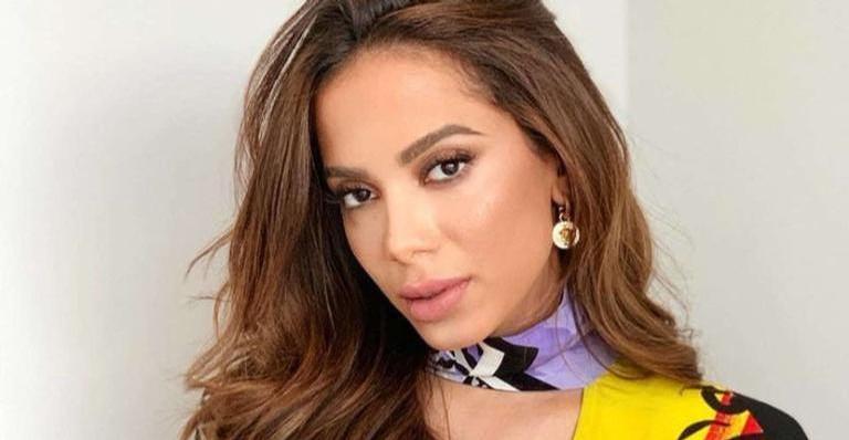 Anitta Surpreende Ao Ser Flagrada Dando Lambida Na Boca De Bailarina